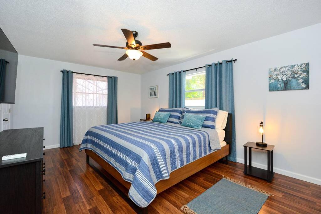 Cozy, Fido-Friendly Pool Home Just 4 Miles To The Beach! Venice Exterior photo